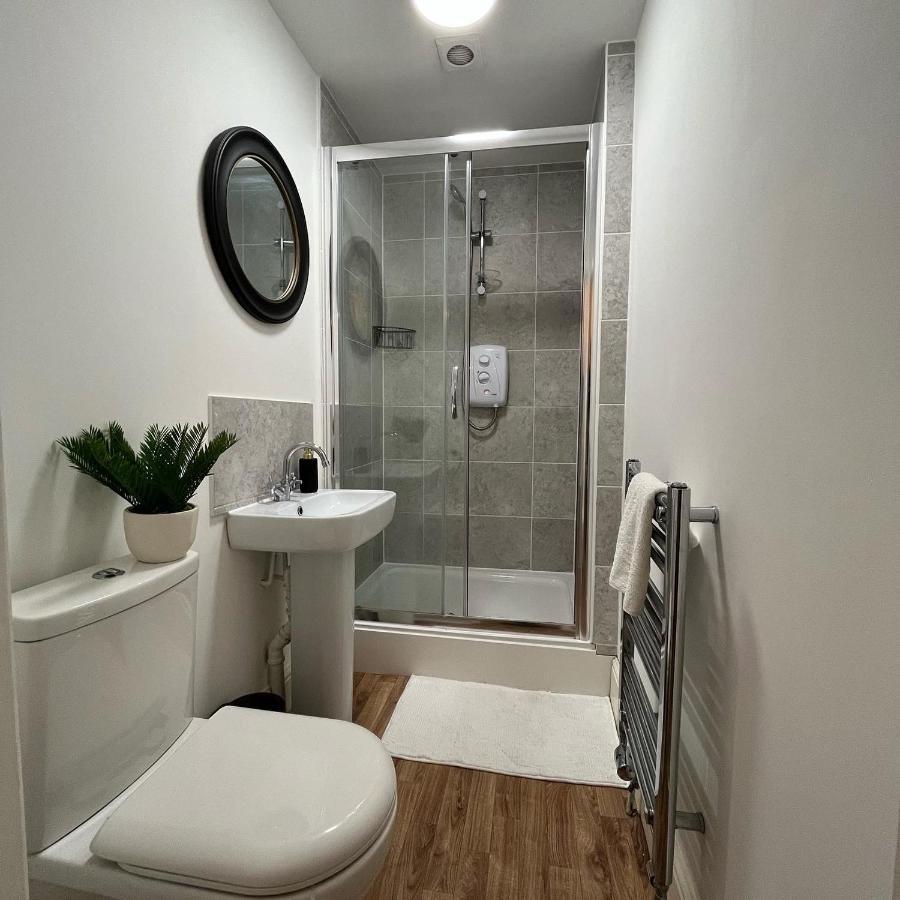 Modern Apartment In Central Lincoln Bagian luar foto